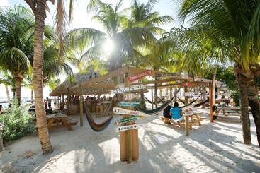 Lionsdive Beach Resort