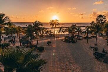 Lionsdive Beach Resort