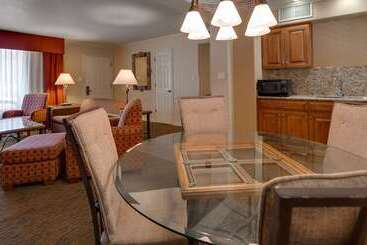 هتل Best Western Plus Arroyo Roble & Creekside Villas
