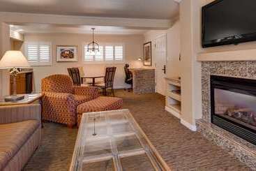 هتل Best Western Plus Arroyo Roble & Creekside Villas