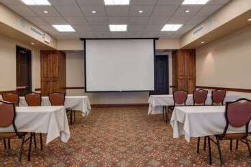 هتل Best Western Plus Arroyo Roble & Creekside Villas