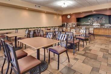هتل Best Western Plus Arroyo Roble & Creekside Villas