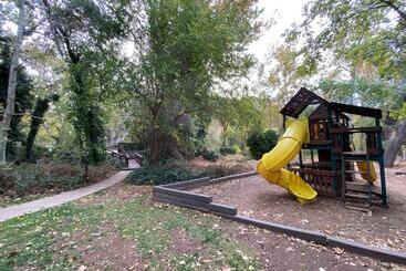 هتل Best Western Plus Arroyo Roble & Creekside Villas