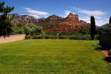 هتل Best Western Plus Arroyo Roble & Creekside Villas