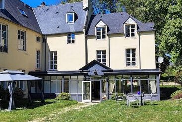 هتل Château De Bellefontaine   Teritoria