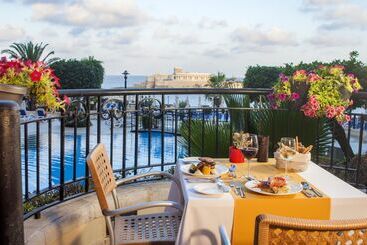Hotel Corinthia St George S Bay