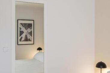 Latroupe Grand Place Hostel