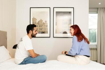 Latroupe Grand Place Hostel