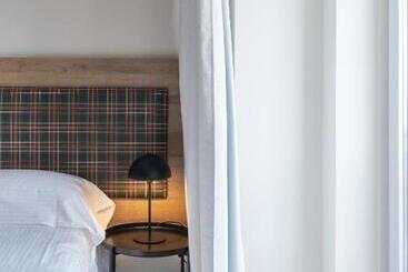 Latroupe Grand Place Hostel