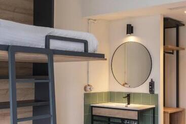 Latroupe Grand Place Hostel