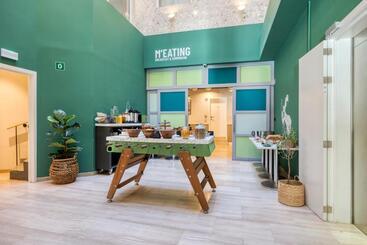 Latroupe Grand Place Hostel