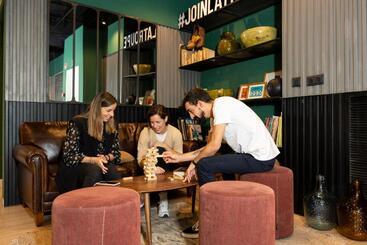 Latroupe Grand Place Hostel