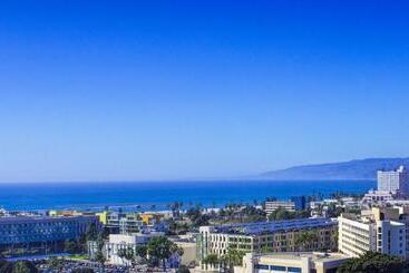 هتل Hyatt Centric Delfina Santa Monica