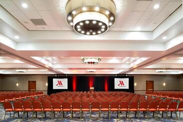 هتل Marriott St. Louis West