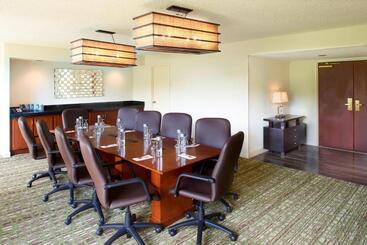 هتل Marriott St. Louis West