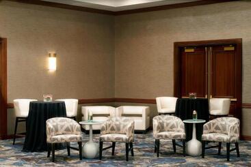 هتل Marriott St. Louis West