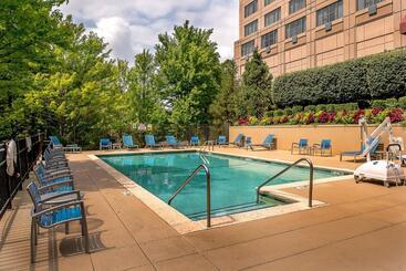 هتل Marriott St. Louis West