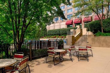 هتل Marriott St. Louis West
