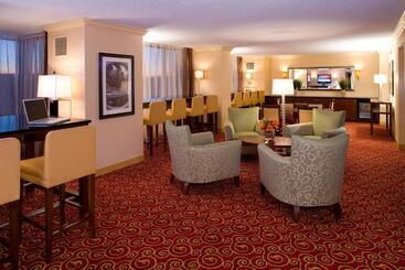 هتل Marriott St. Louis West