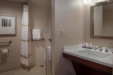 هتل Marriott St. Louis West