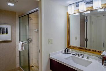 هتل Marriott St. Louis West