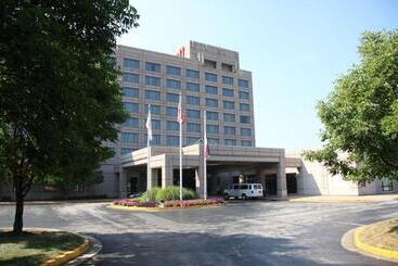 هتل Marriott St. Louis West