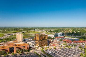 هتل Marriott St. Louis West