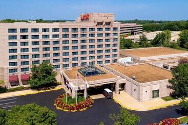 هتل Marriott St. Louis West
