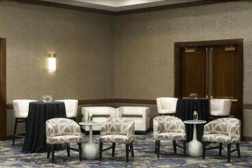 هتل Marriott St. Louis West