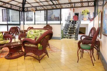هتل Santo Tomas / Historical Property