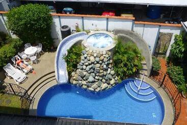 هتل Santo Tomas / Historical Property