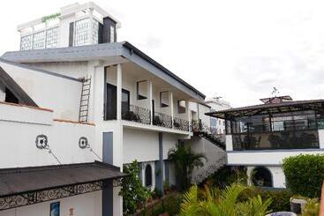 هتل Santo Tomas / Historical Property