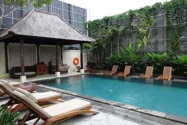 هتل Ubud Village