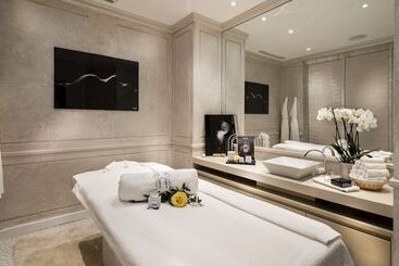 בית מלון כפרי Villa Gallici Hôtel & Spa