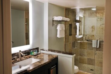 هتل Wyndham Vacation Resorts Royal Garden At Waikiki