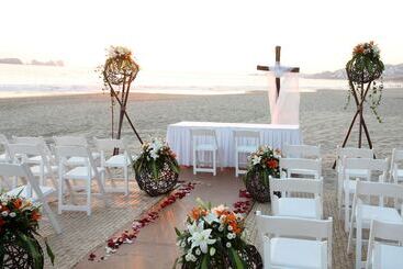 استراحتگاه Emporio Ixtapa   With Optional All Inclusive