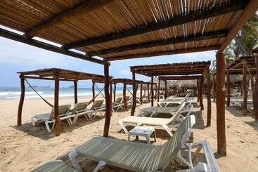 استراحتگاه Emporio Ixtapa   With Optional All Inclusive