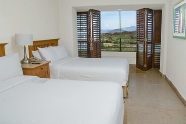 استراحتگاه Emporio Ixtapa   With Optional All Inclusive