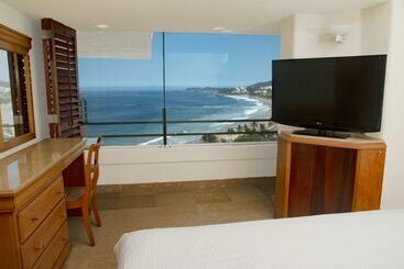 استراحتگاه Emporio Ixtapa   With Optional All Inclusive
