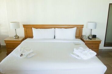 استراحتگاه Emporio Ixtapa   With Optional All Inclusive