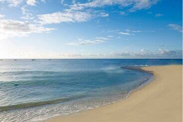 Crystal Cove By Elegant Hotels All Inclusive