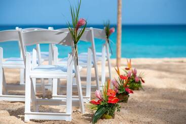 Crystal Cove By Elegant Hotels   All Inclusive
