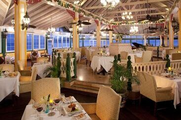 هتل Sandals Halcyon   All Inclusive Couples Only