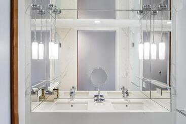 33 Hotel, New York City, Seaport