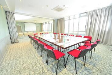 Отель Best Western Plus Evreux Palais Des Congrès