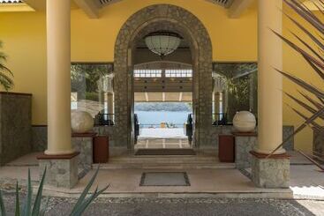هتل Camino Real Acapulco Diamante