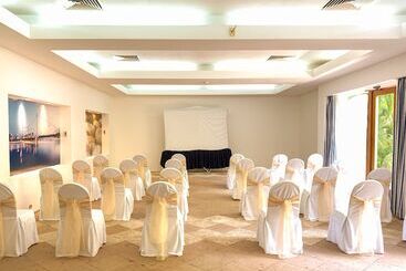 هتل Camino Real Zaashila Huatulco