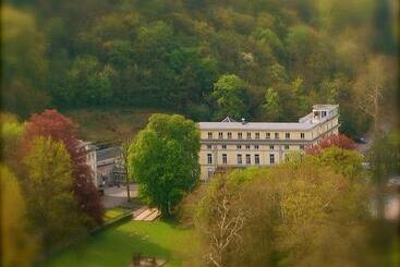 هتل Castel De Pontalesse