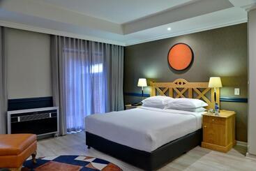 هتل Rosebank Lodge Guesthouse By Claires