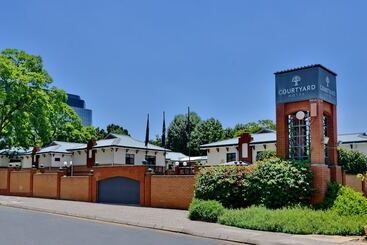هتل Rosebank Lodge Guesthouse By Claires